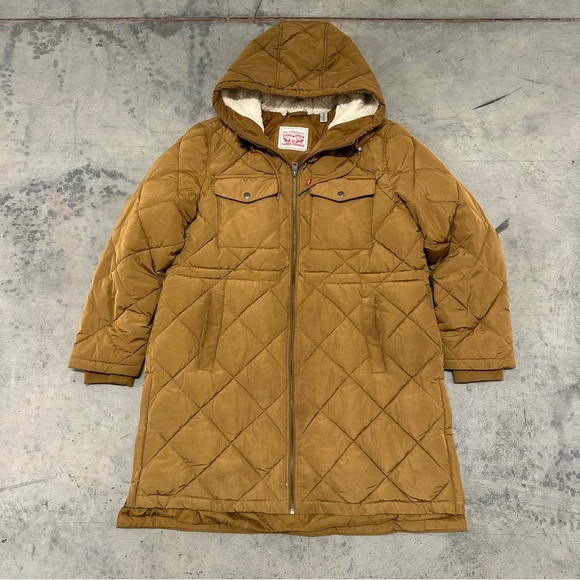 Levi's Jackets & Blazers - Levi's Women's Quilted Diamond Sherpa Lined Jacket Size XL 
Long Parka Coat